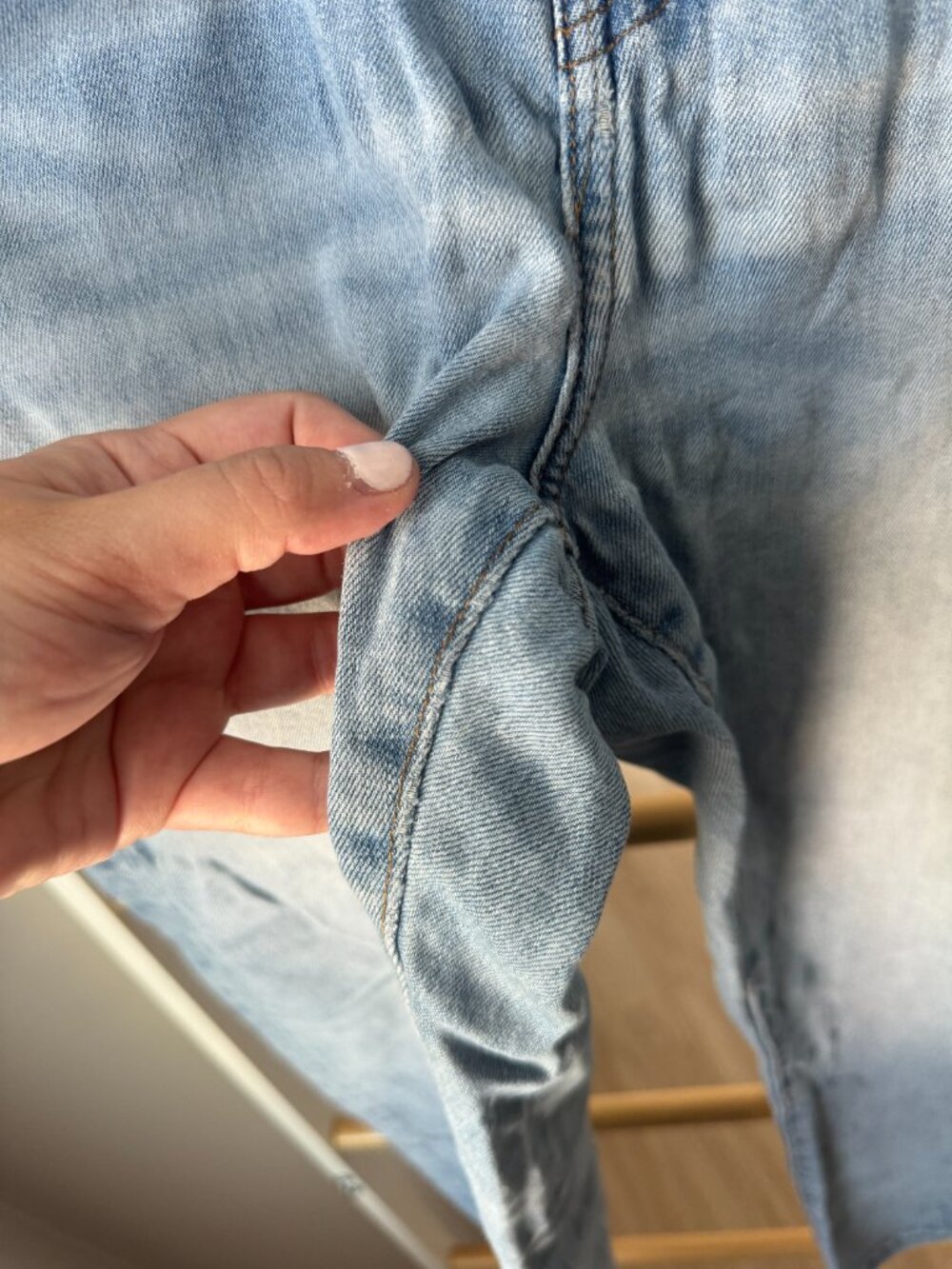 American Eagle Athletic Fit Light Wash Men's Jeans - Size 31x30 👖 - Picture 3 of 9